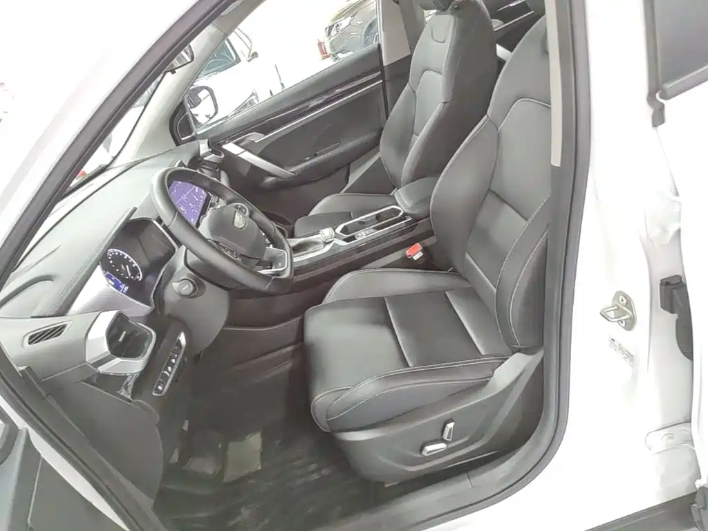 Geely Binyue — миниатюра 15