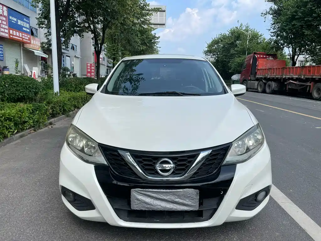 Nissan Tiida — миниатюра 2