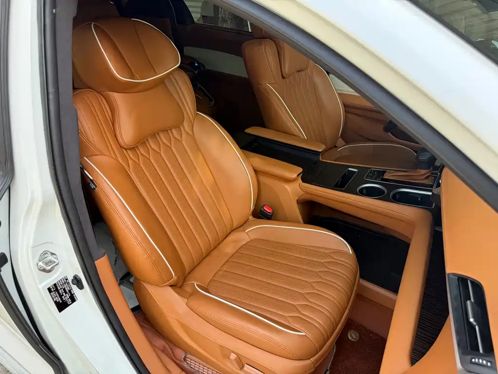 Toyota Granvia 2.5L Hybrid Comfort Edition, фото 16