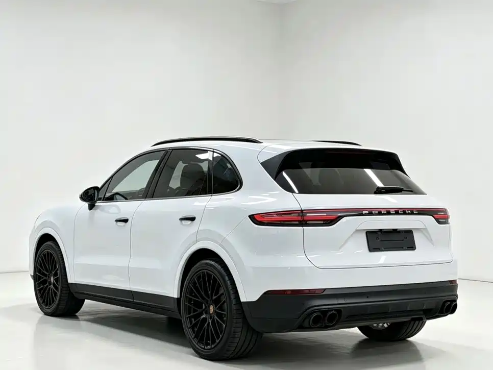 Porsche Cayenne — миниатюра 9