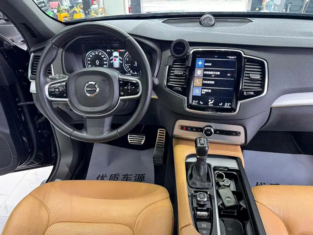 Volvo XC90 — миниатюра 16