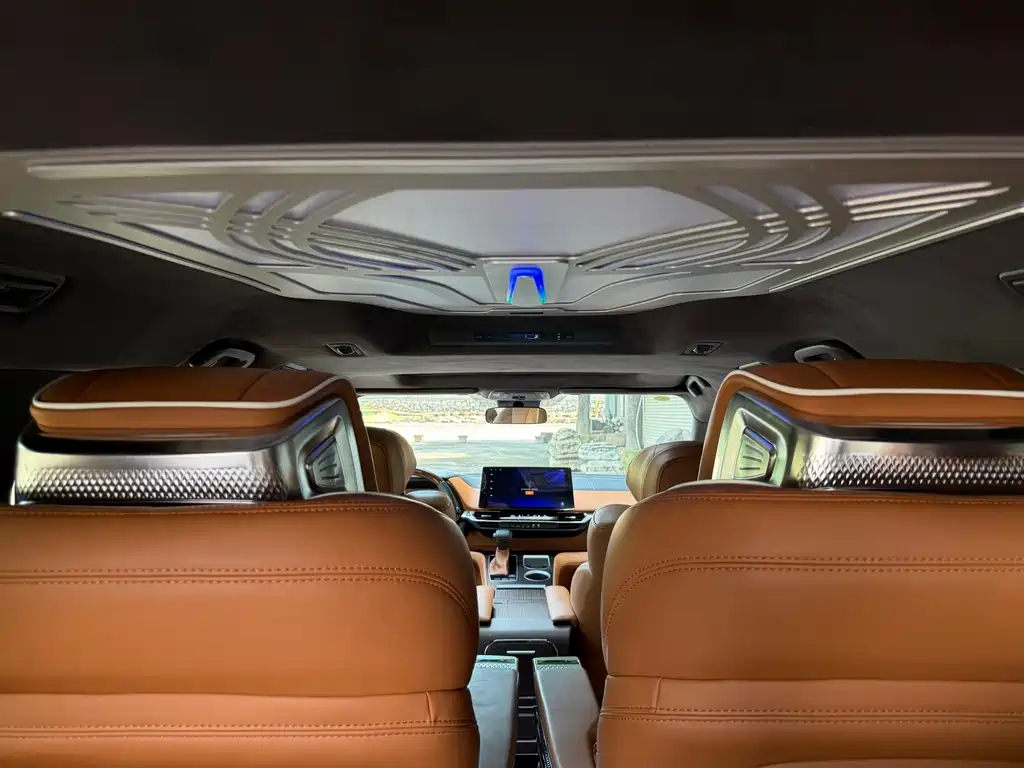 Toyota Granvia 2.5L Hybrid Comfort Edition, фото 20