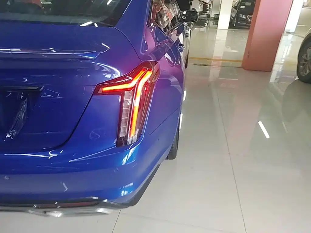 Cadillac CT5 — миниатюра 8