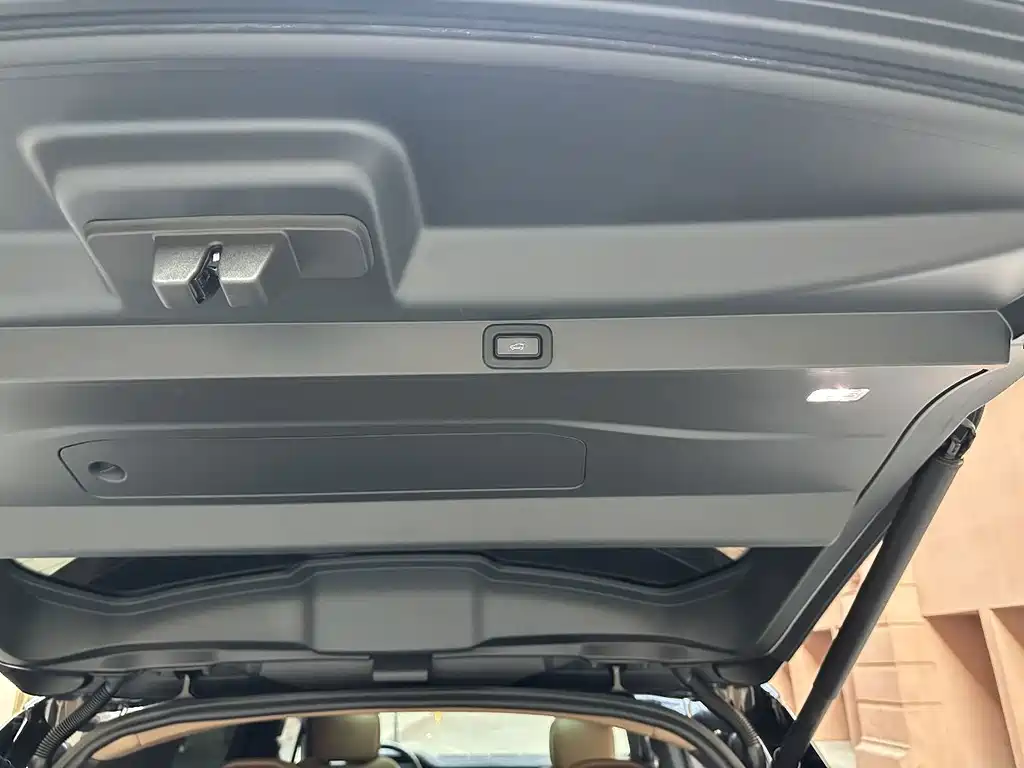 Land Rover Range Rover — миниатюра 11