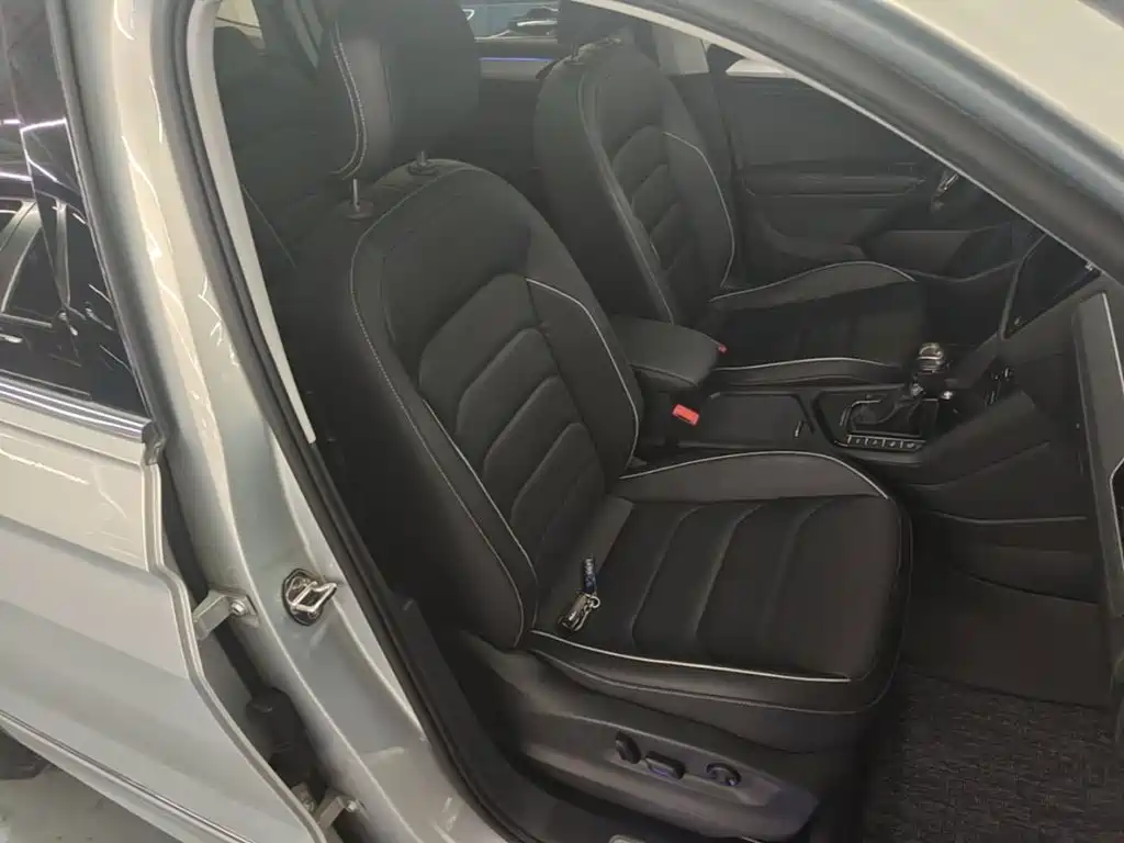 Volkswagen Tiguan L PHEV — миниатюра 20