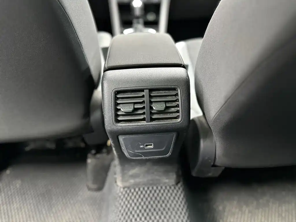 Jetta VS7 - фото 11