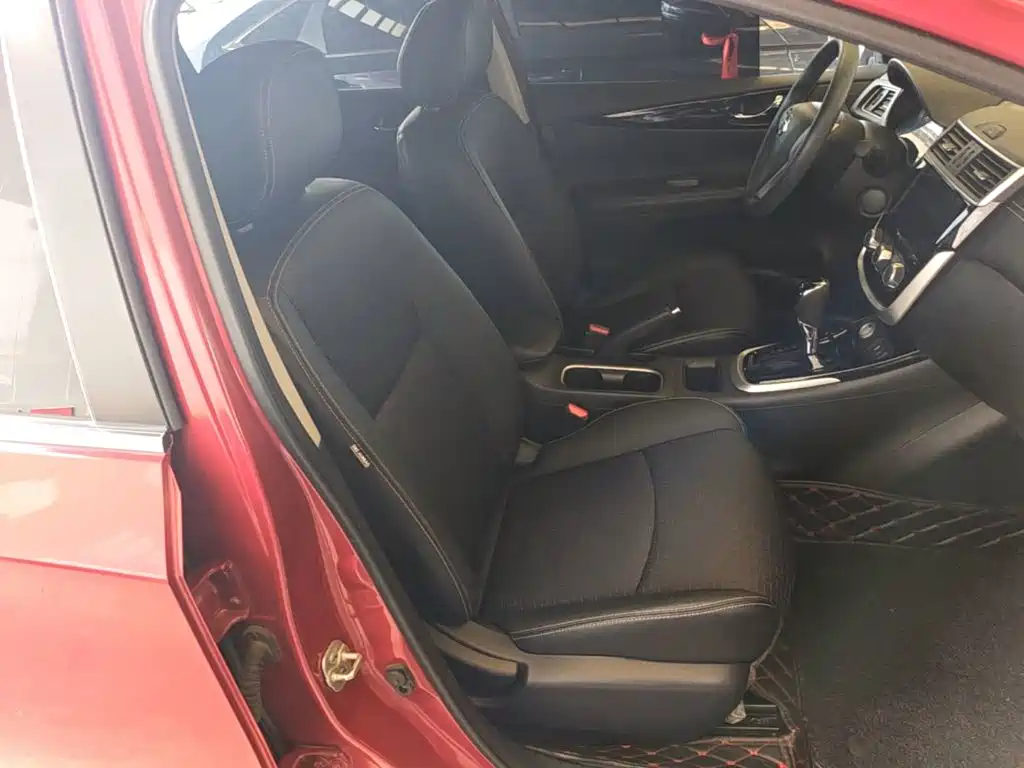 Nissan Tiida — миниатюра 25