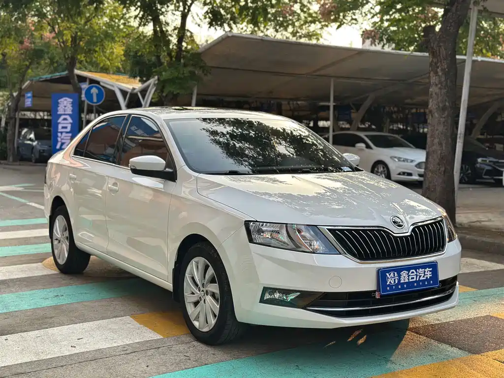 Skoda Rapid — миниатюра 3