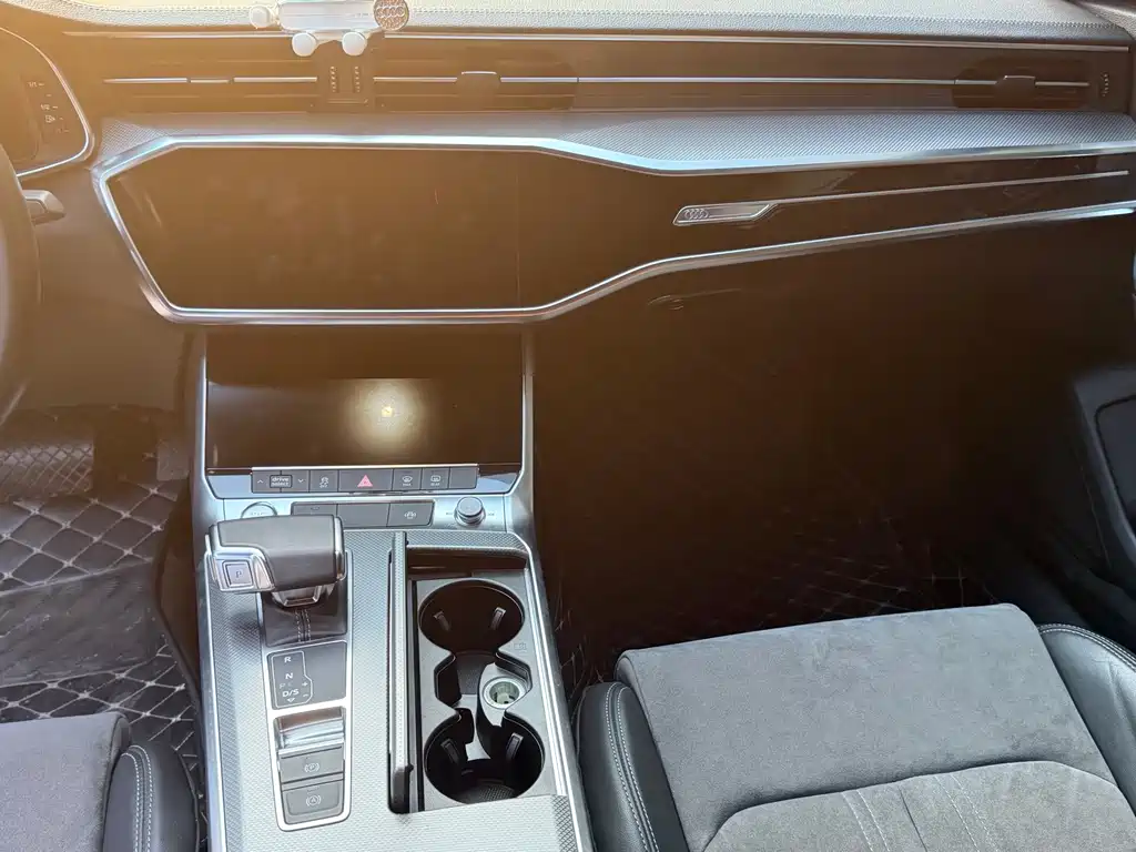 Audi A6L — миниатюра 9