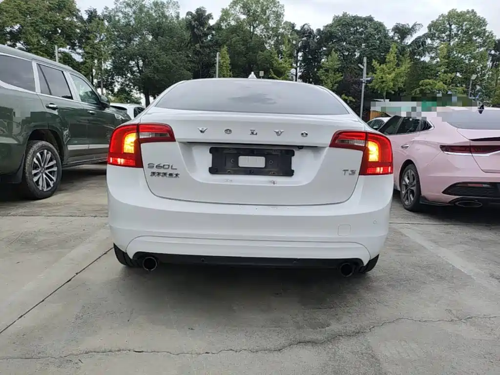 Volvo S60 — миниатюра 6