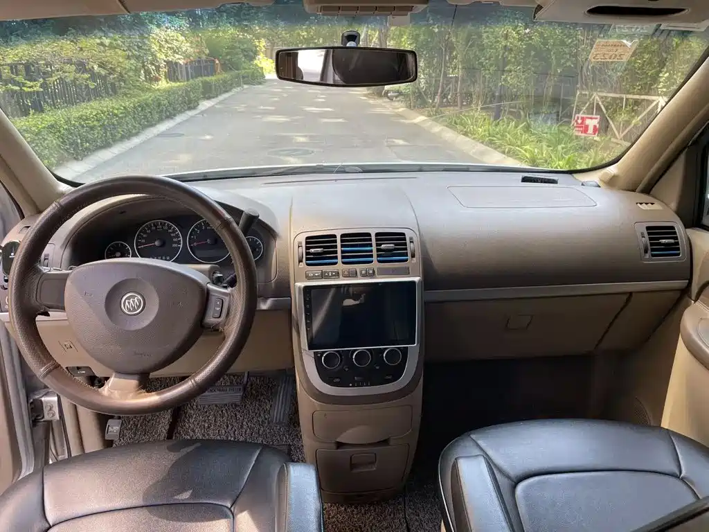 Buick GL8 — миниатюра 5