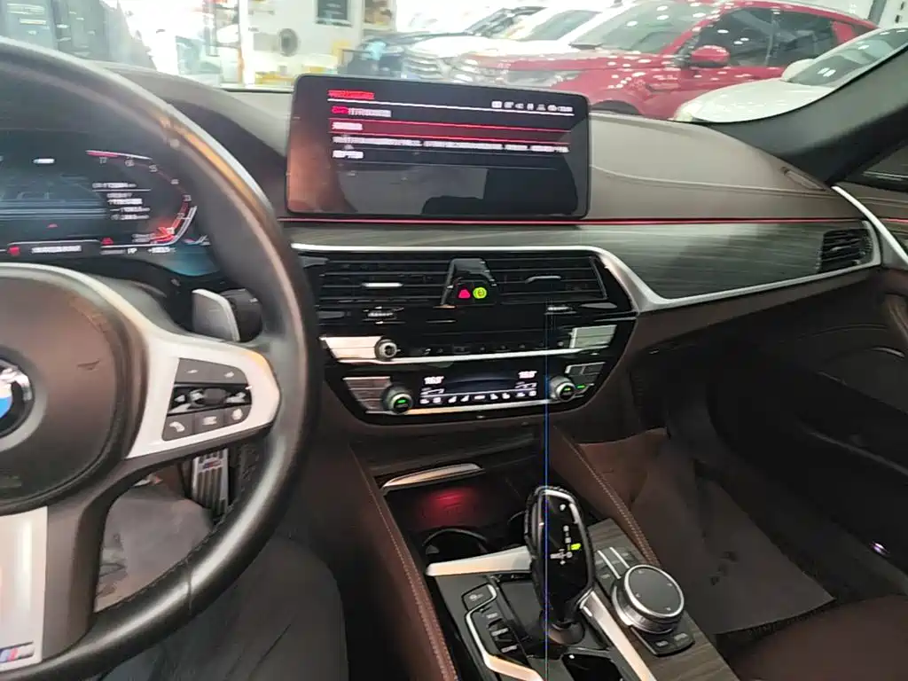 BMW 5 Series — миниатюра 10