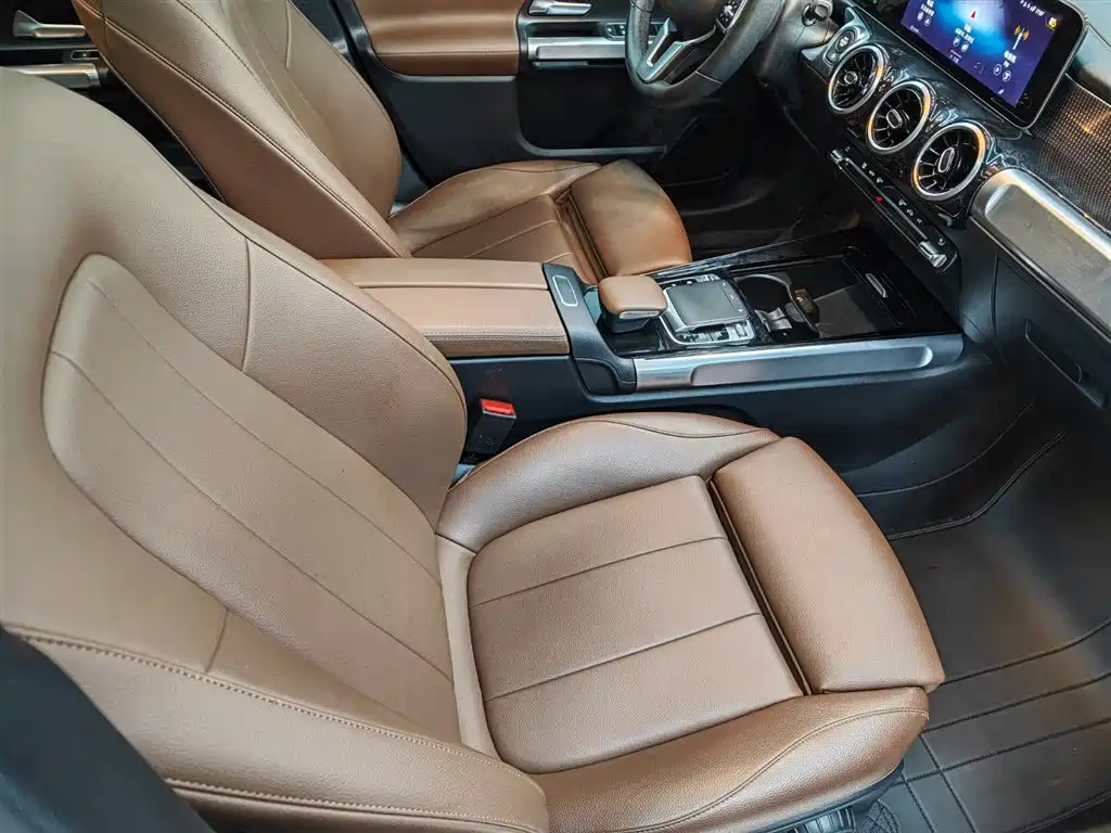 Mercedes-Benz GLB — миниатюра 11