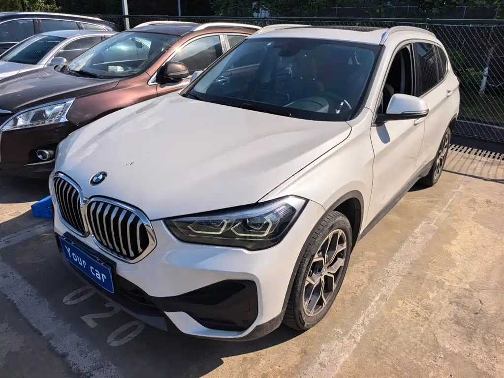Купить BMW X1