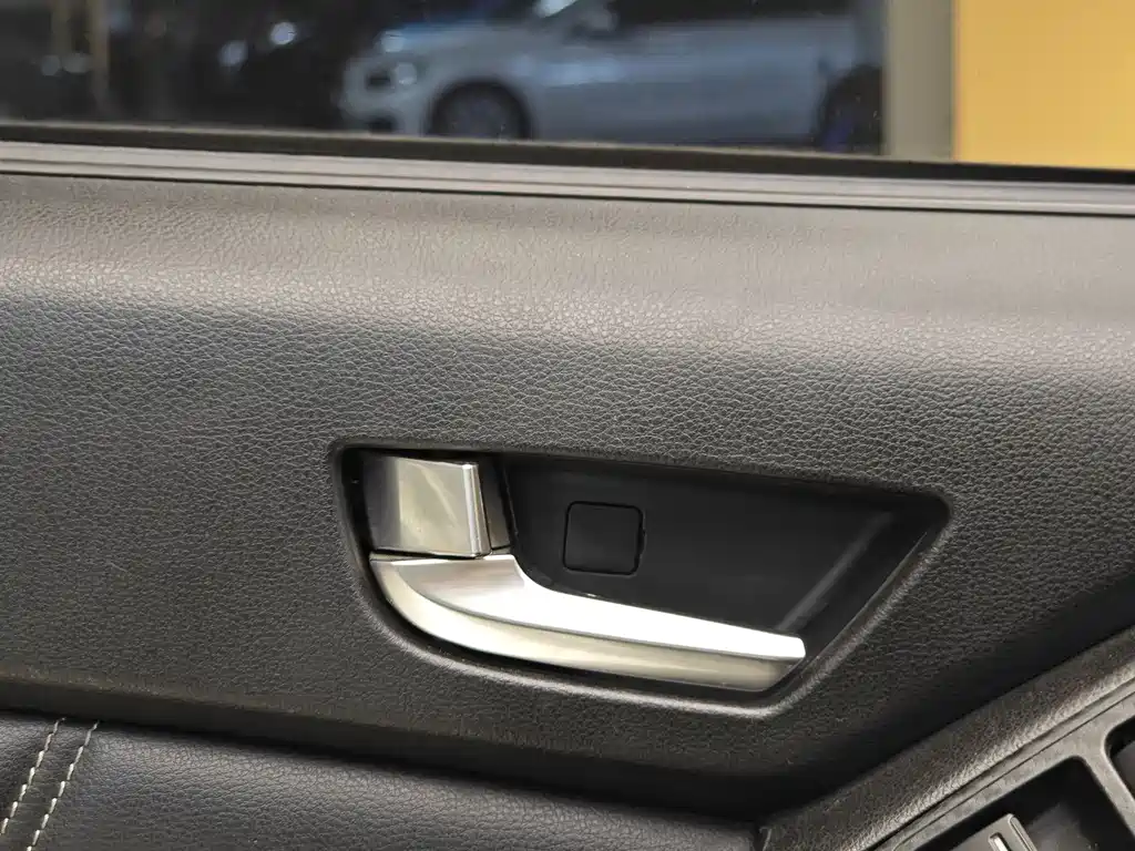 Luxgen 6 SUV 2014 1.8T