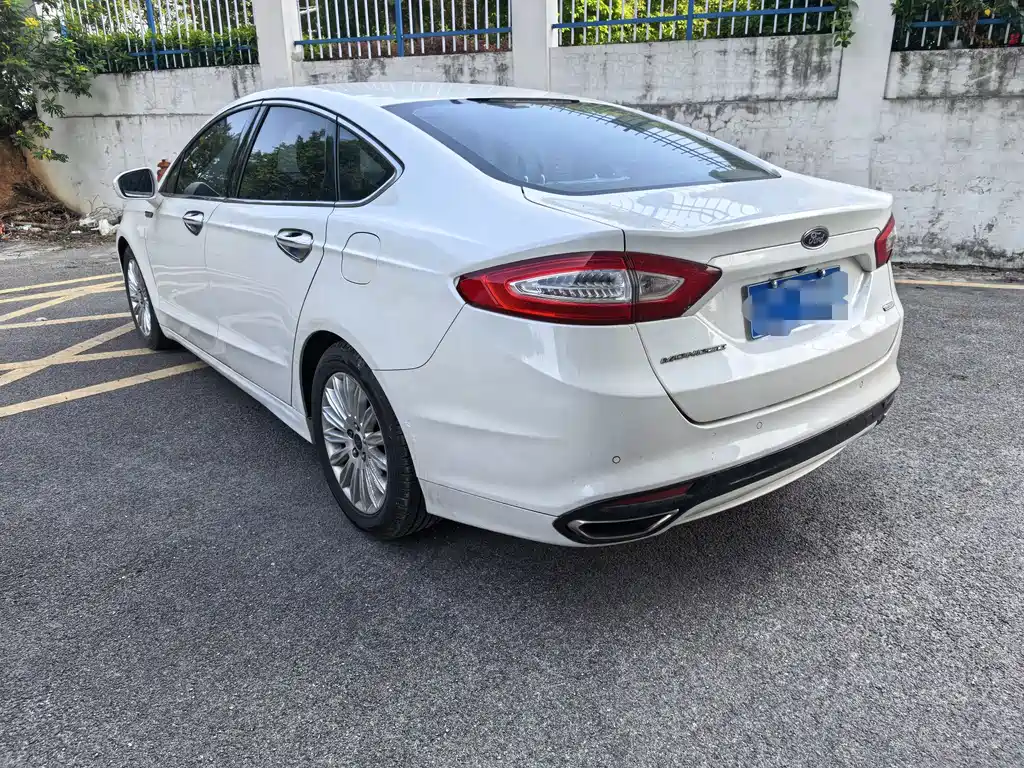 Ford Mondeo — миниатюра 14