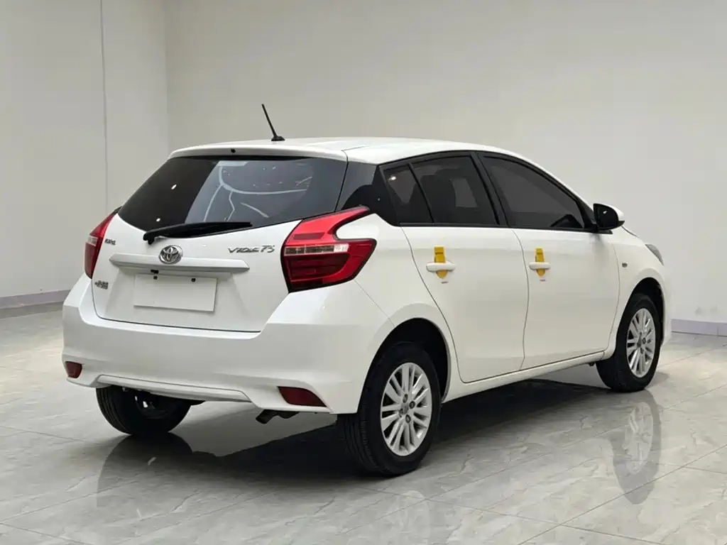 Toyota Vios FS — миниатюра 5