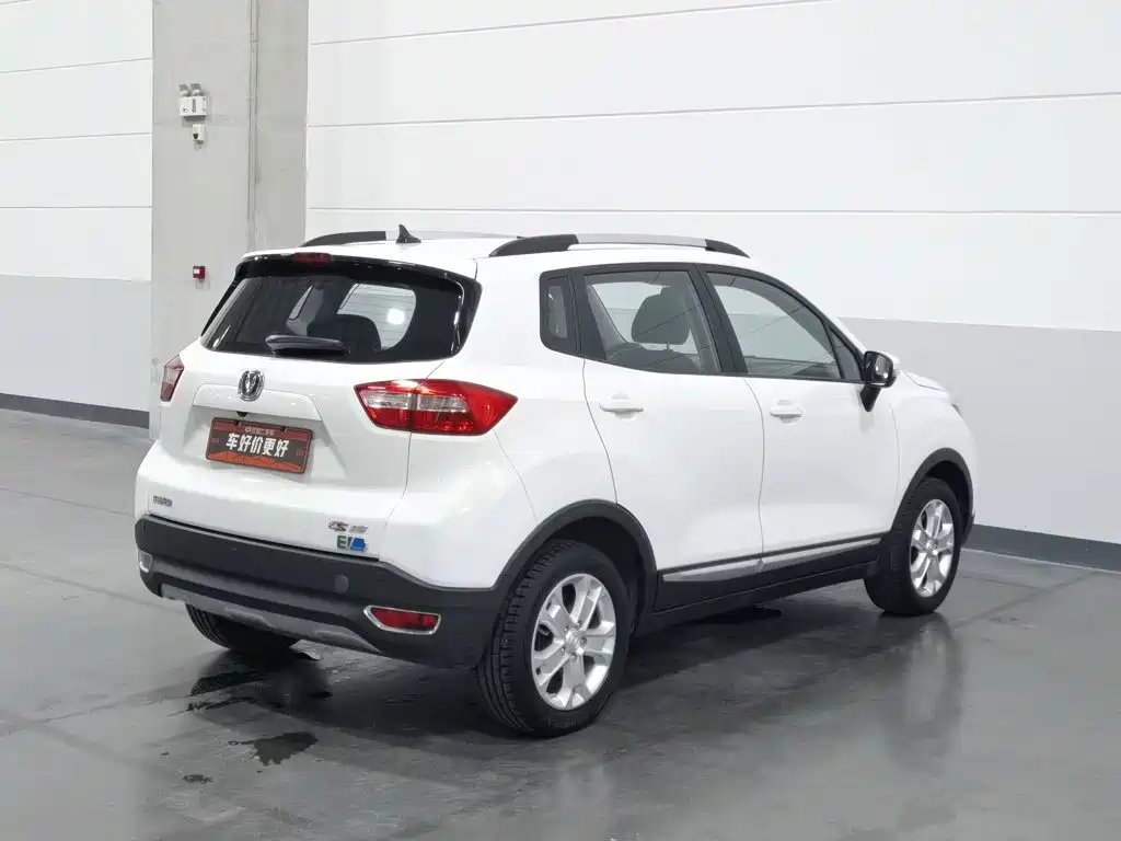 Changan CS15EV — миниатюра 2