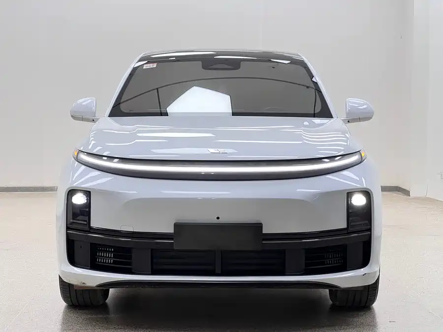 Li Auto (Lixiang) L7 2024 thumb 2