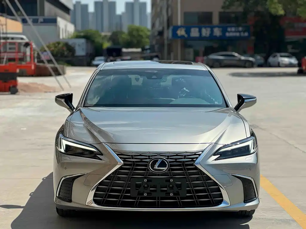 LEXUS  ES
