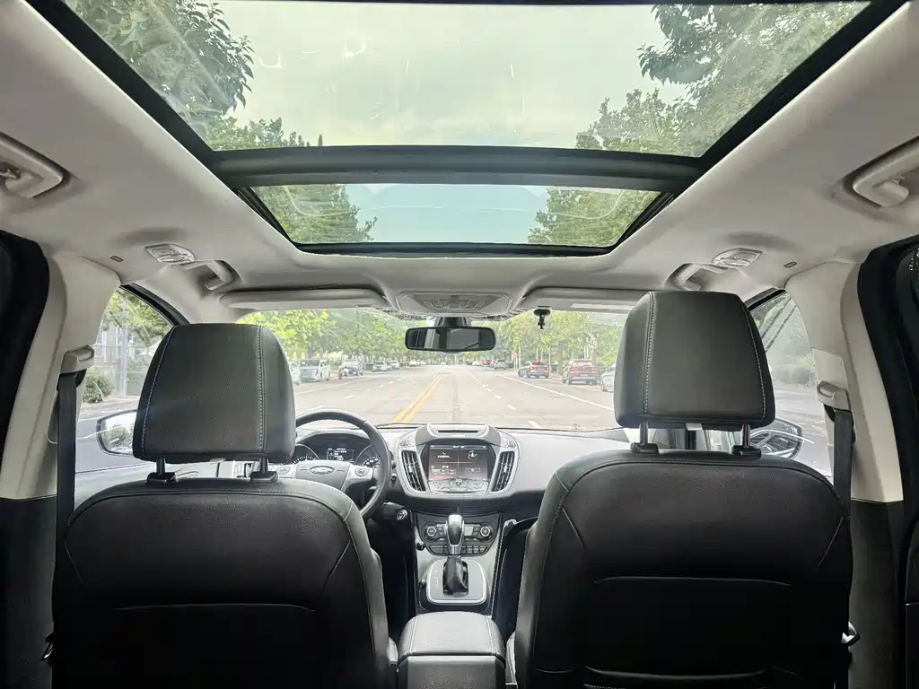 Ford Kuga — миниатюра 10