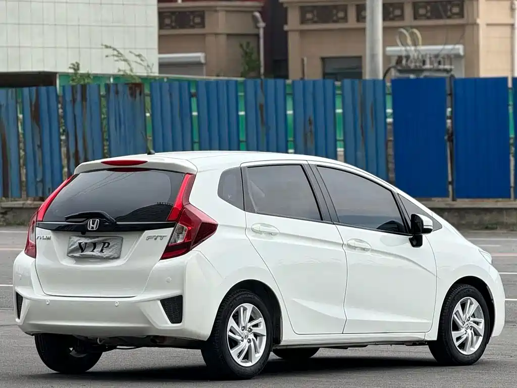 Honda Fit — миниатюра 8
