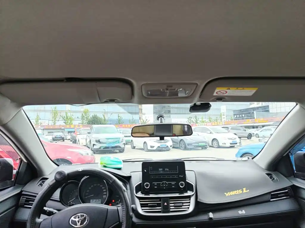 Toyota Yaris L — миниатюра 18