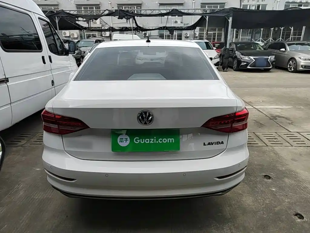 Volkswagen Lavida — миниатюра 6