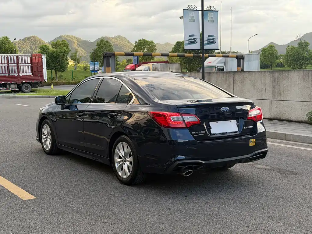 Subaru Legacy — миниатюра 6