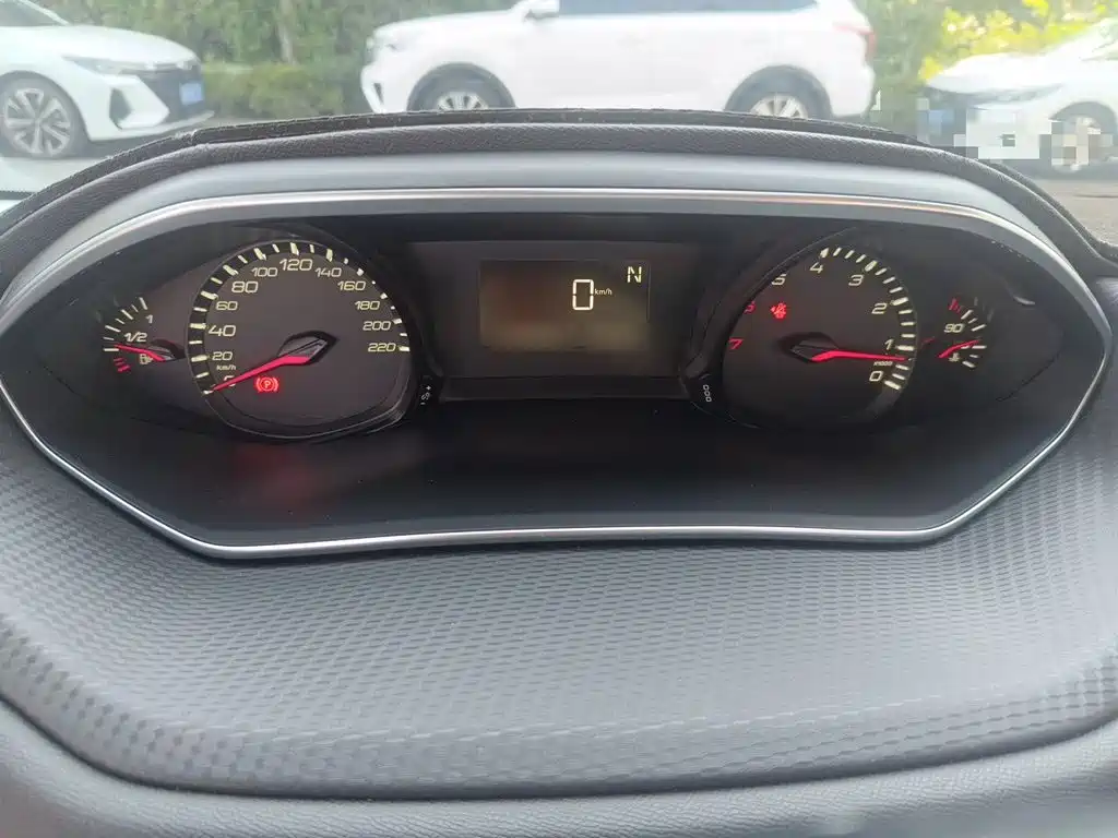 Peugeot 308 — миниатюра 4
