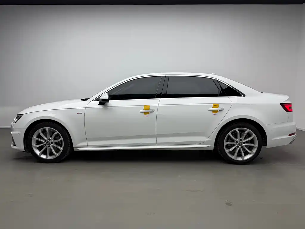 Audi A4L 2019 40 TFSI Fashion V