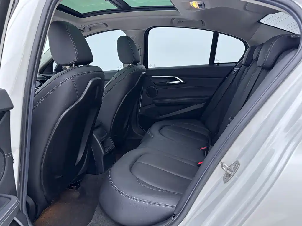 BMW 1 Series — миниатюра 11