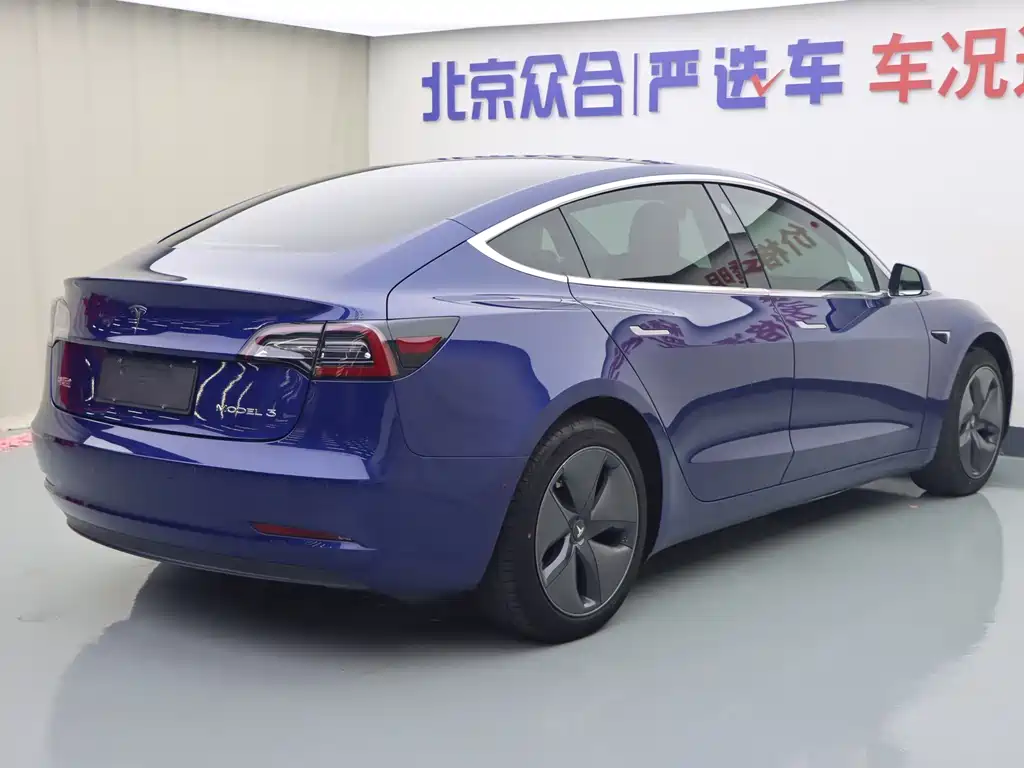 Tesla Model 3 — миниатюра 24