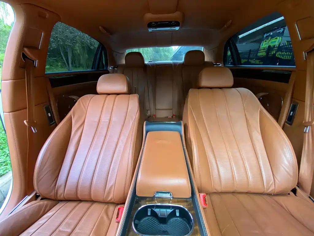 Bentley Flying Spur — миниатюра 19