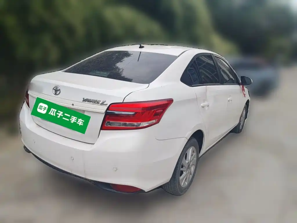 Toyota Yaris L — миниатюра 4