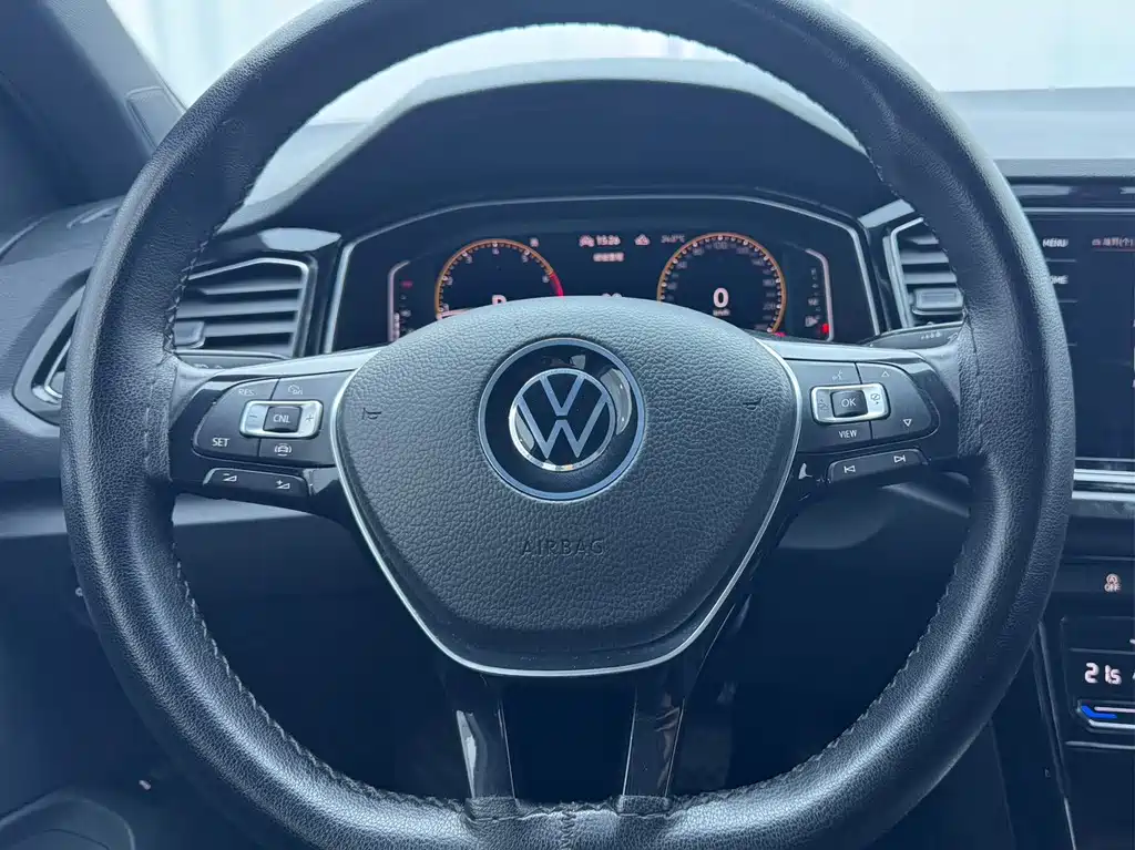 Volkswagen T-Roc — миниатюра 15