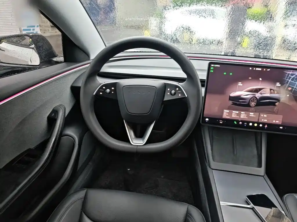 Tesla Model 3 — миниатюра 11