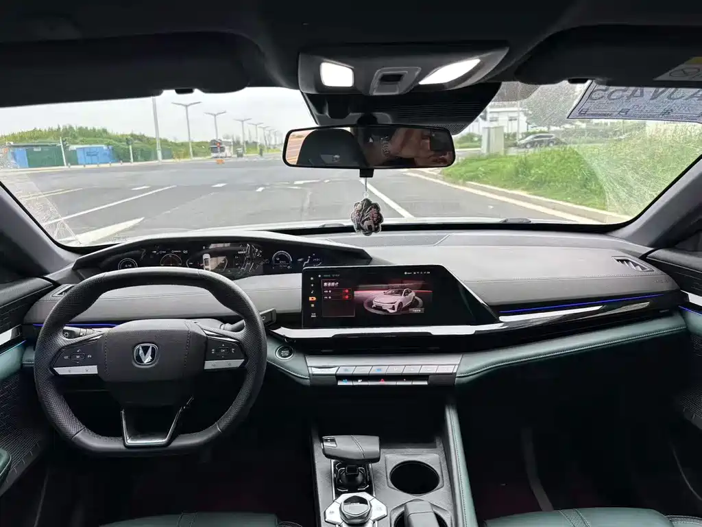 Changan UNI-V iDD — миниатюра 3