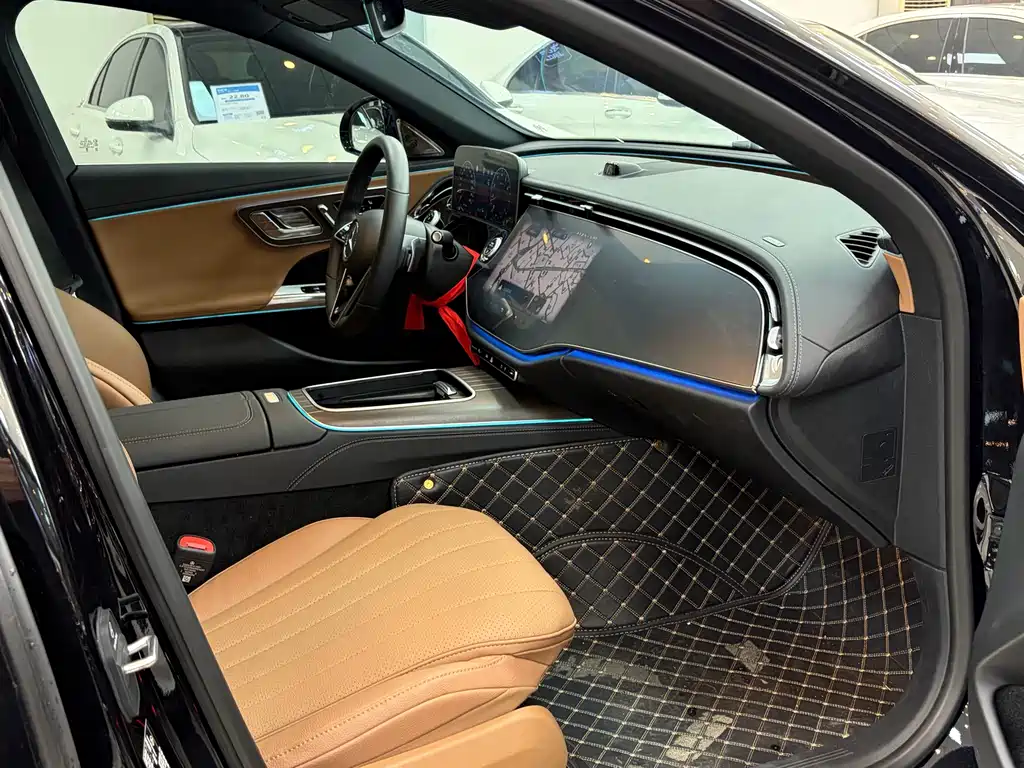 Mercedes-Benz E-Class — миниатюра 14