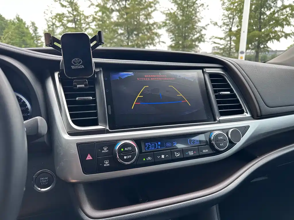 Toyota Highlander — миниатюра 12