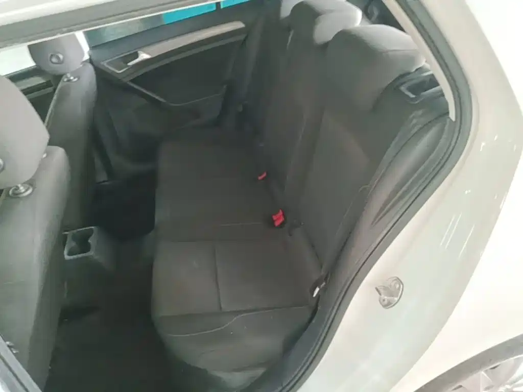 Volkswagen Golf — миниатюра 17