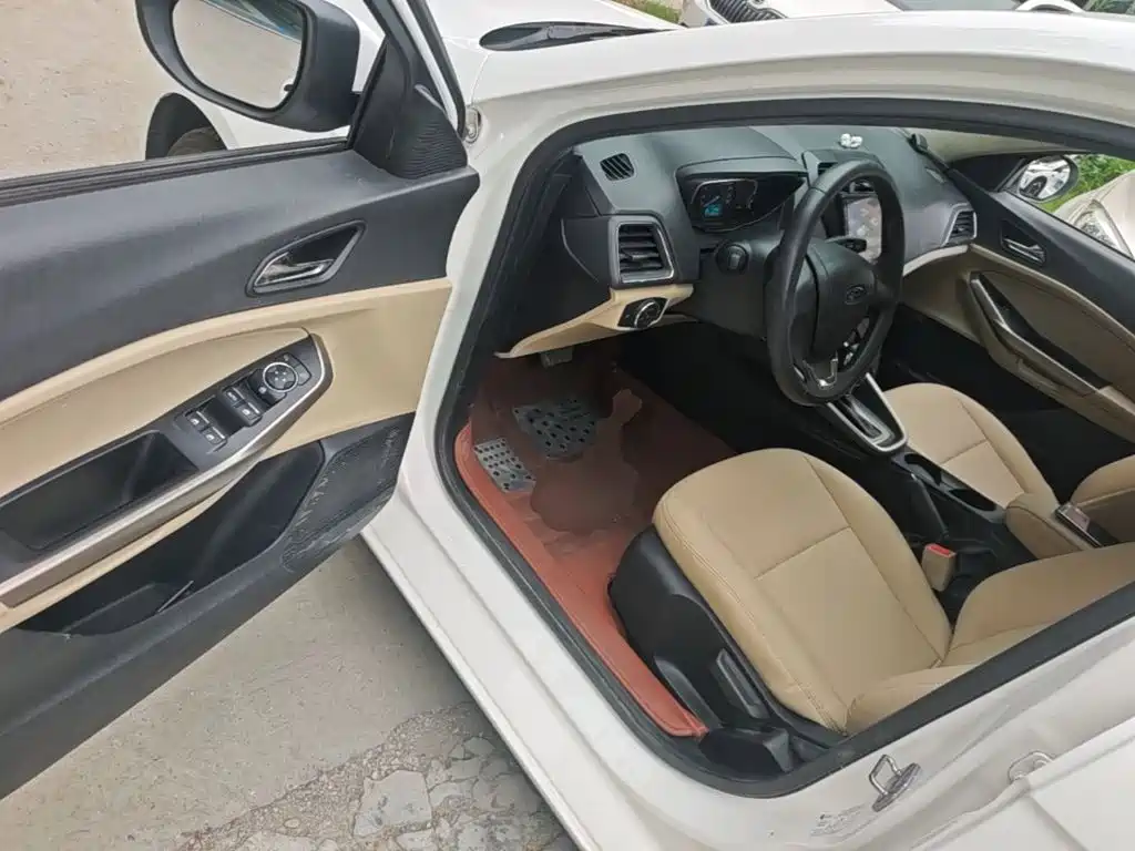 Ford Escort — миниатюра 16