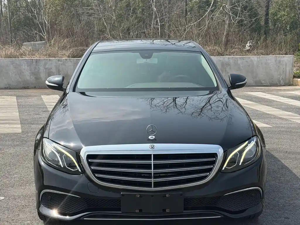 Mercedes-Benz E-Class — миниатюра 2