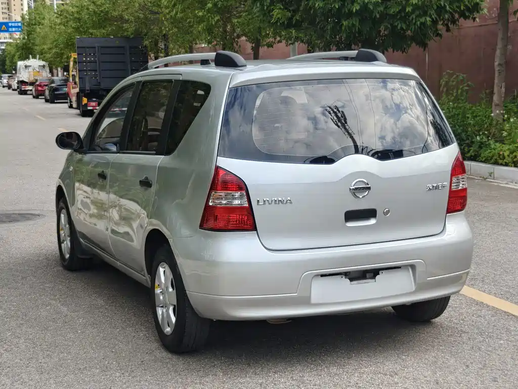 Nissan Livina — миниатюра 7