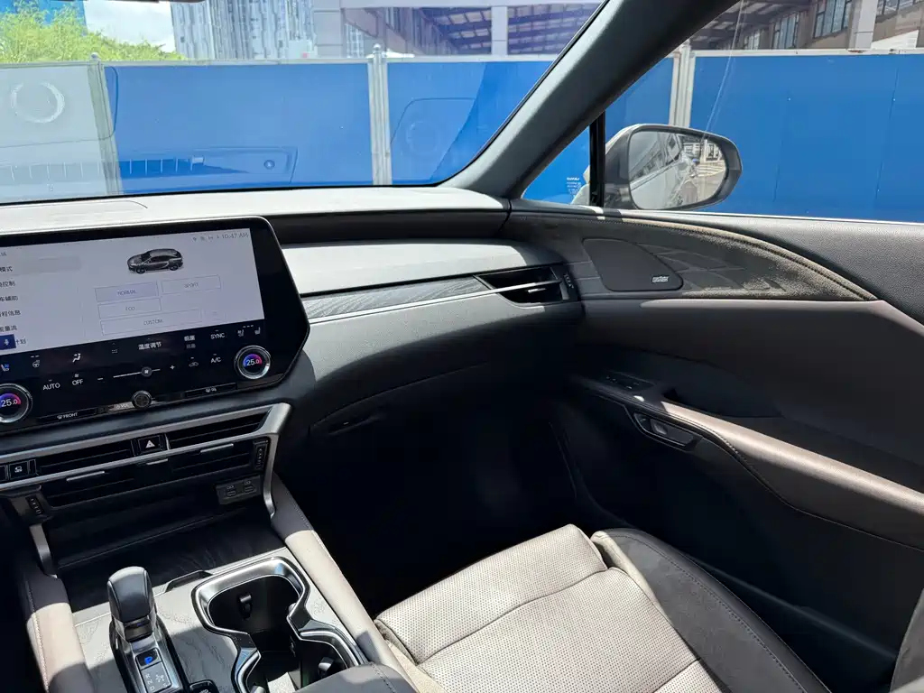 Lexus RX New Energy — миниатюра 8
