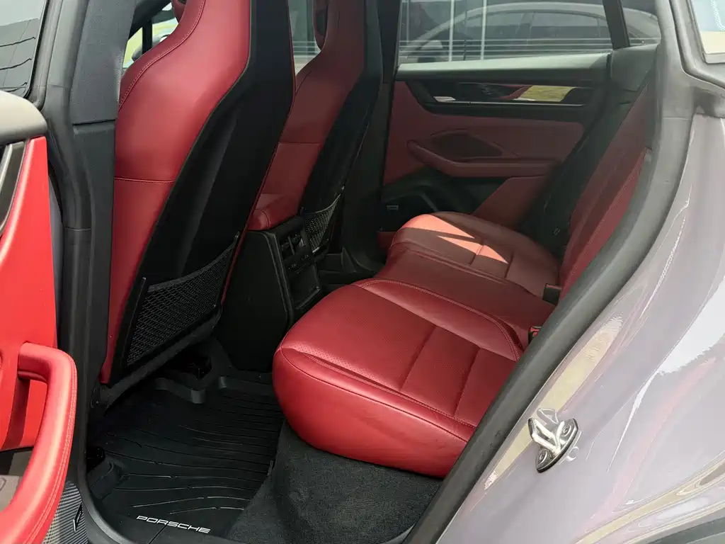 Porsche Macan EV — миниатюра 12