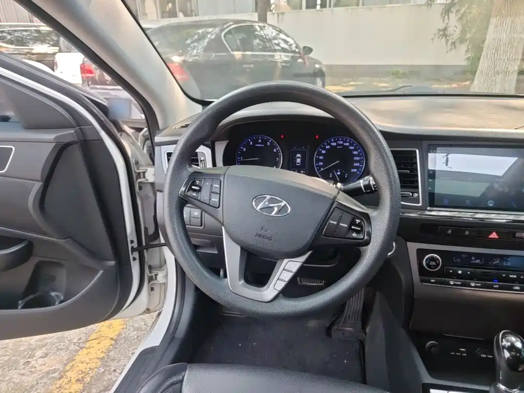 Hyundai Mistra — миниатюра 11