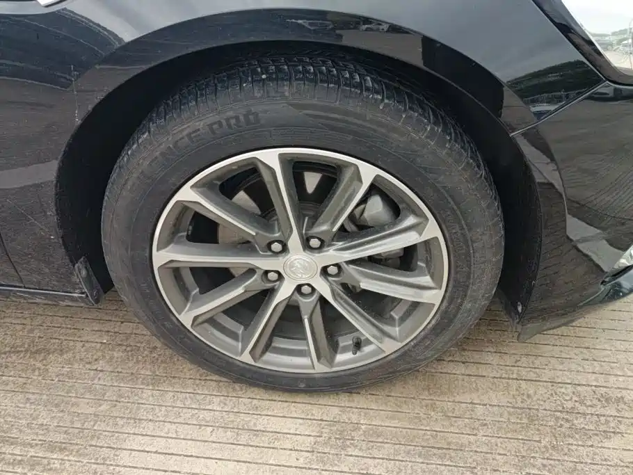 Buick LaCrosse — миниатюра 6