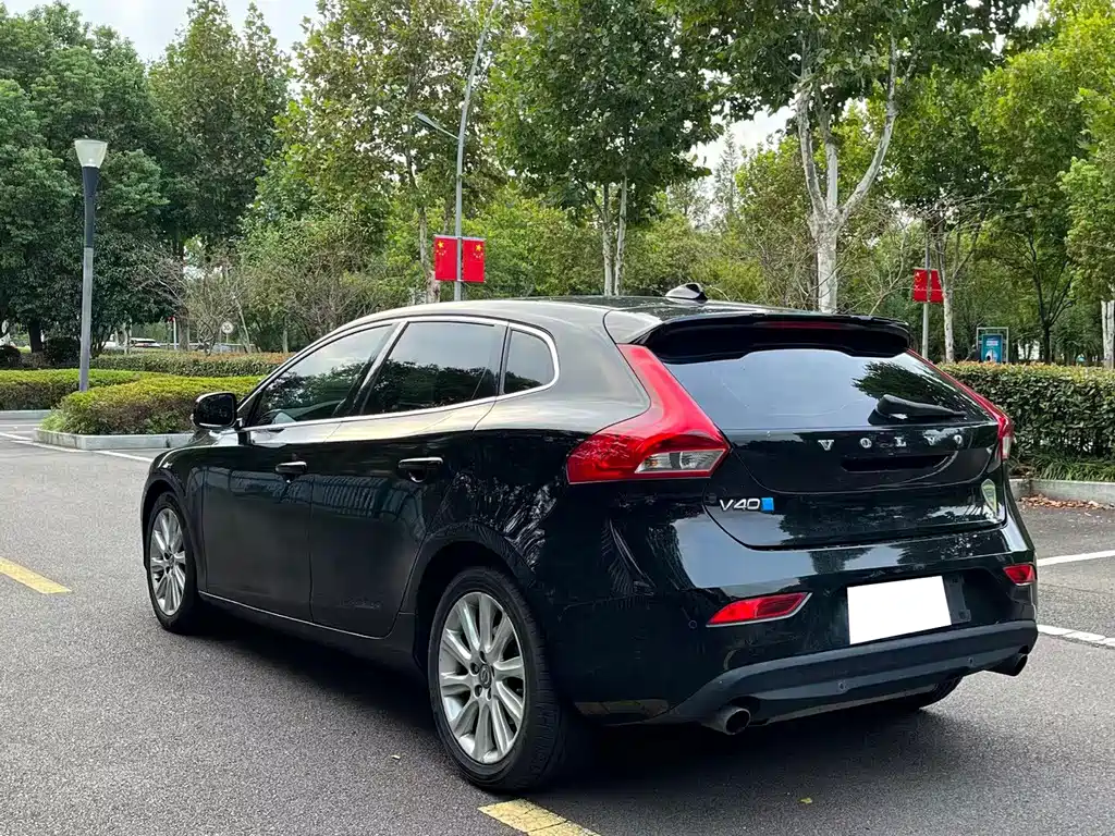 Volvo V40 — миниатюра 9