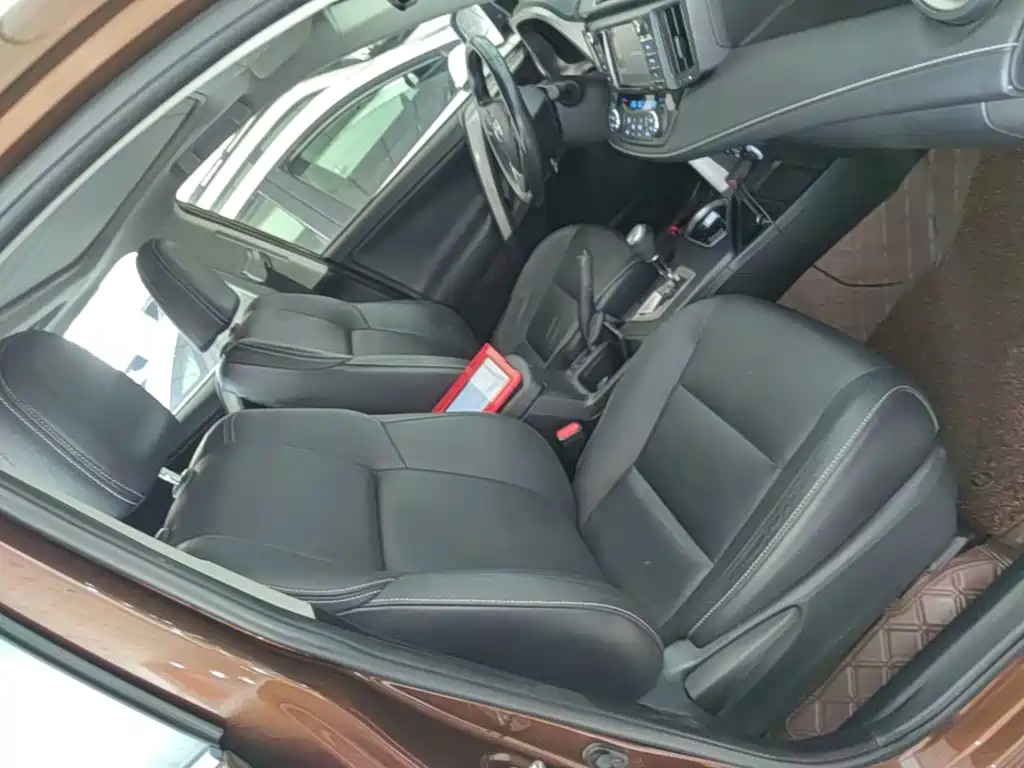 Toyota RAV4 — миниатюра 25